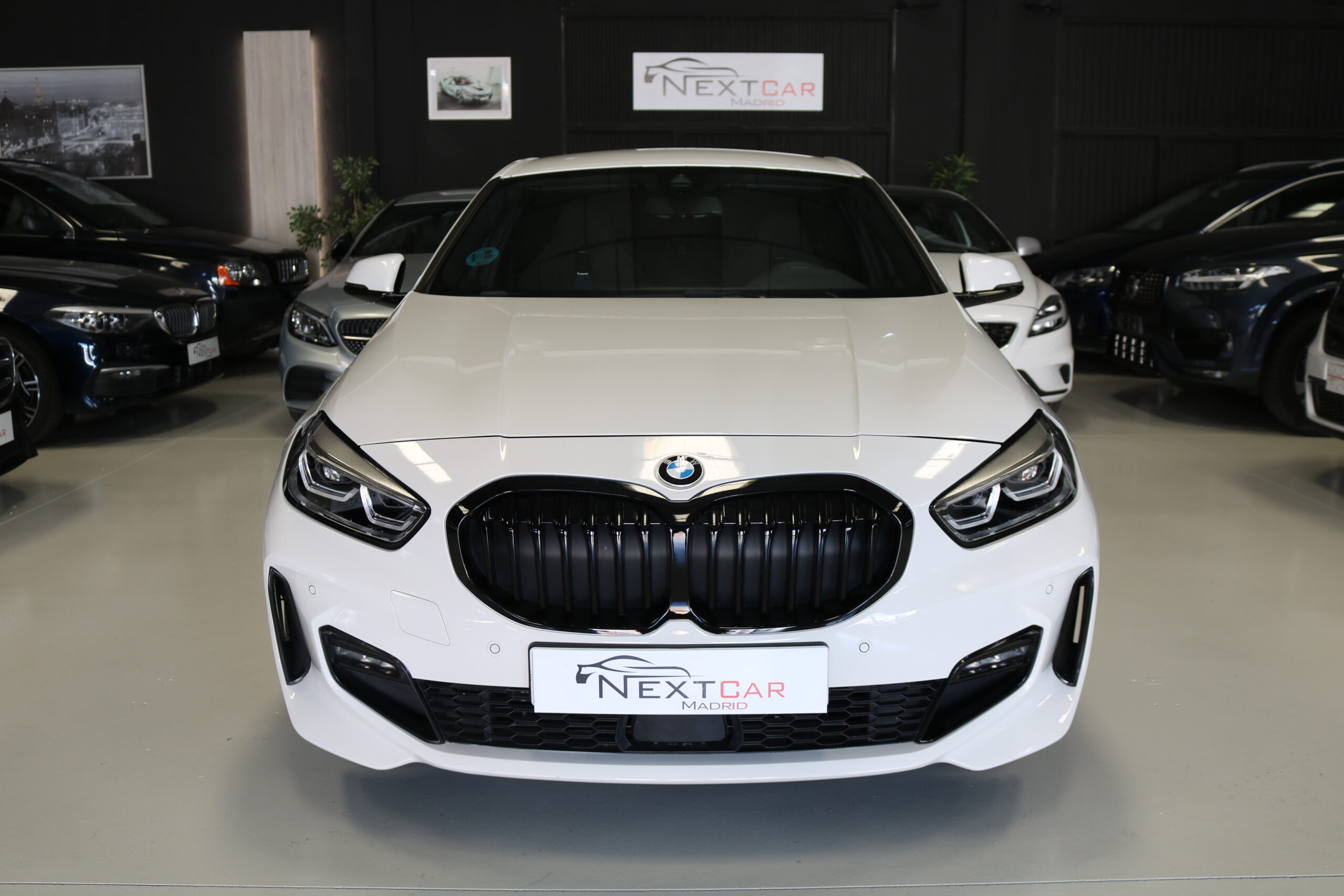 Foto exterior BMW Serie 1 118D M-PACK