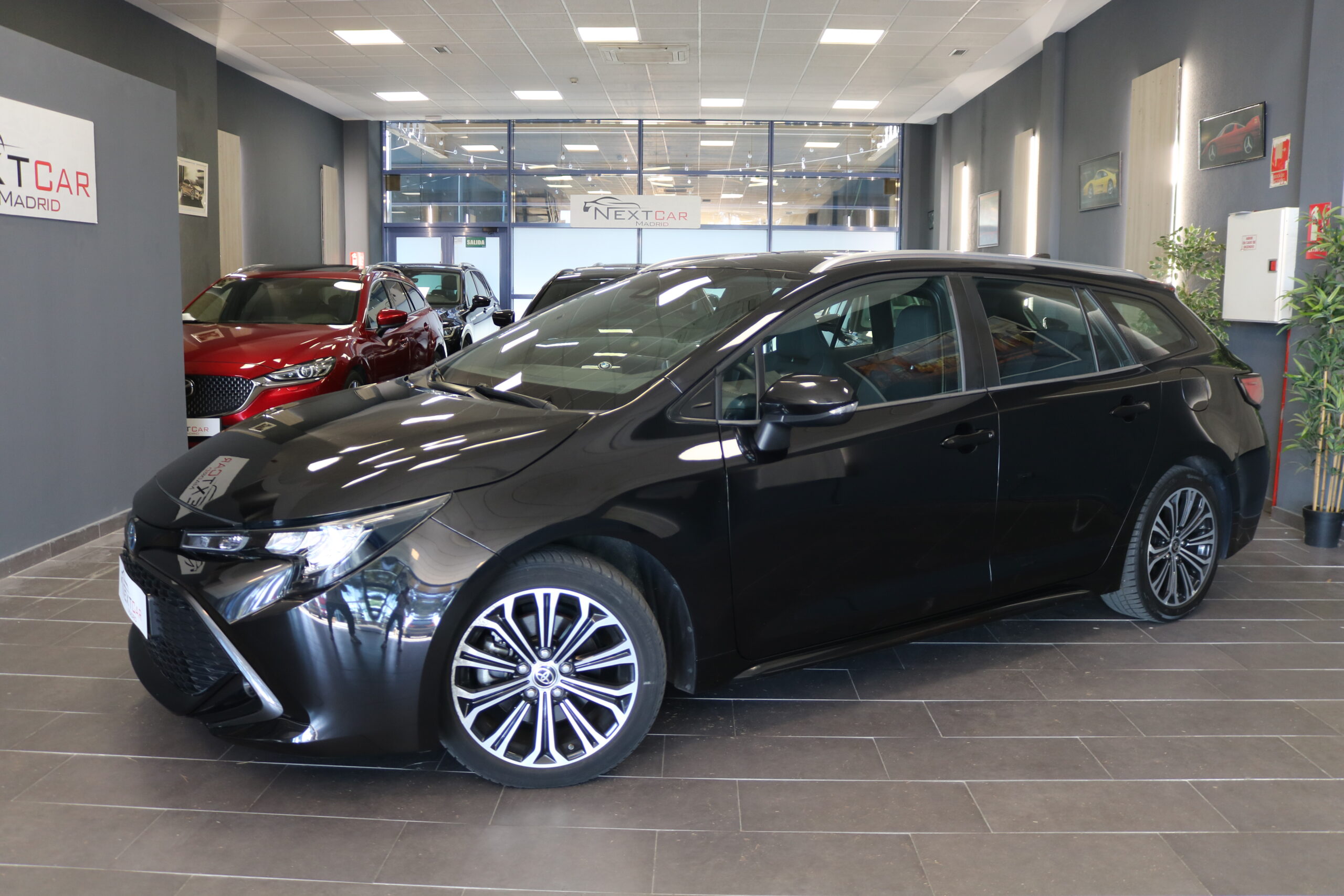 TOYOTA Corolla 2.0 180H ADVANCE ECVT TOURING SPORT
