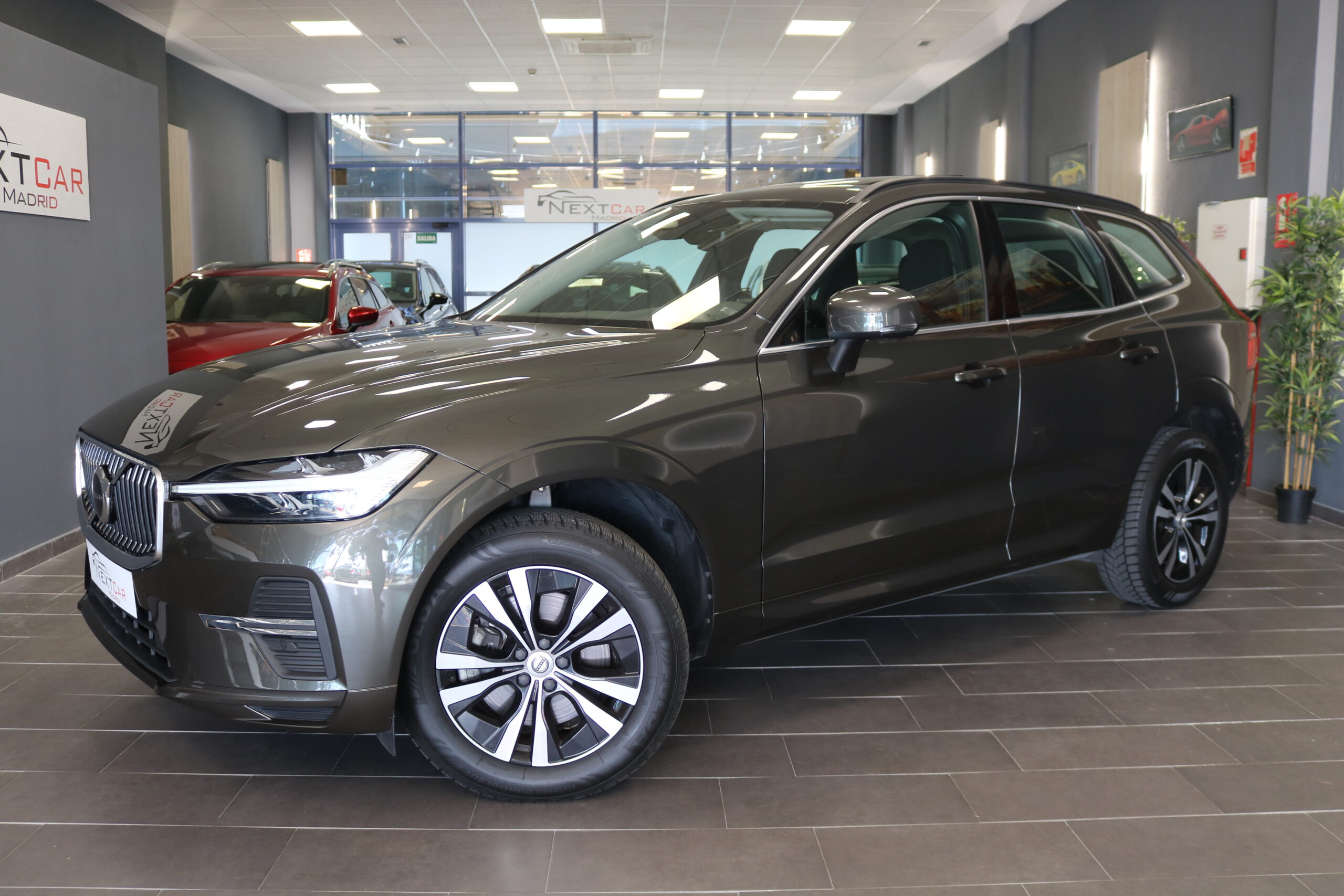 VOLVO XC60 2.0 B4 D Momentum Pro Auto